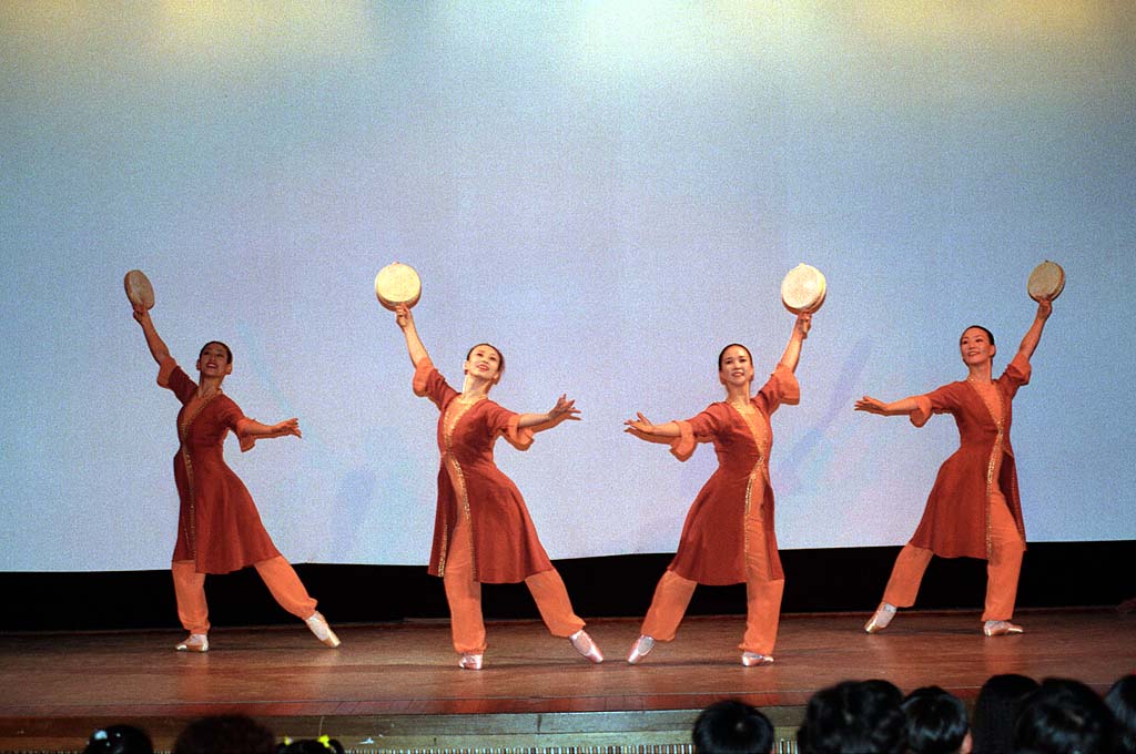 발레 공연 및 현대무용 공연