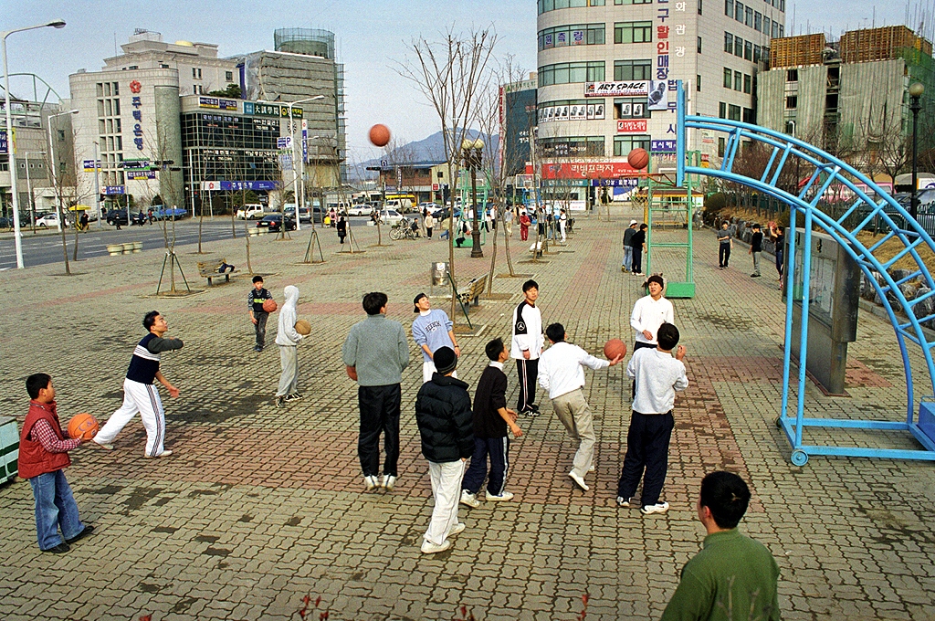미관광장에 농구대 설치