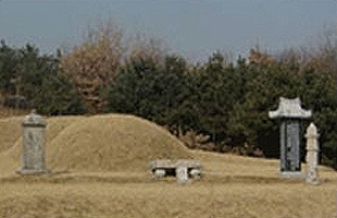 Tomb of Bak Chi and Stone Figures picture