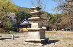 春宫里3层石塔(宝物)